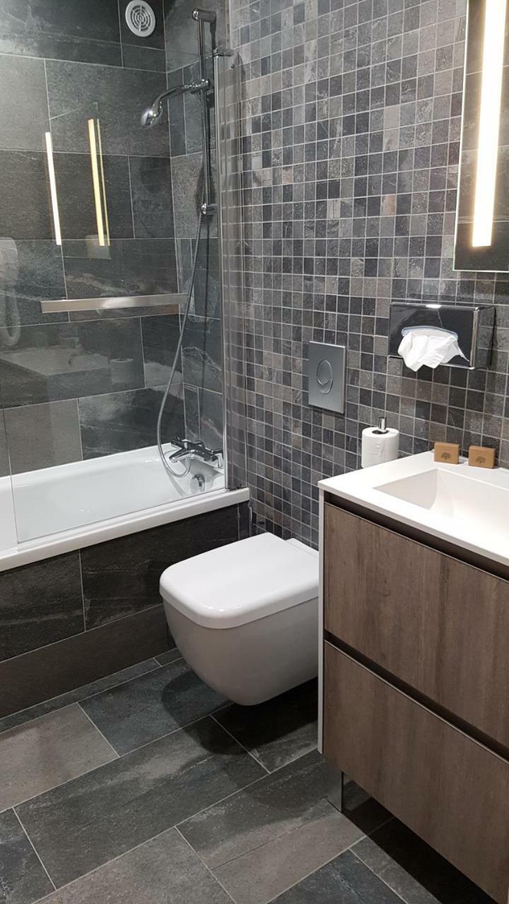 Hotel Le Cercle Cherbourg-en-Cotentin Ngoại thất bức ảnh